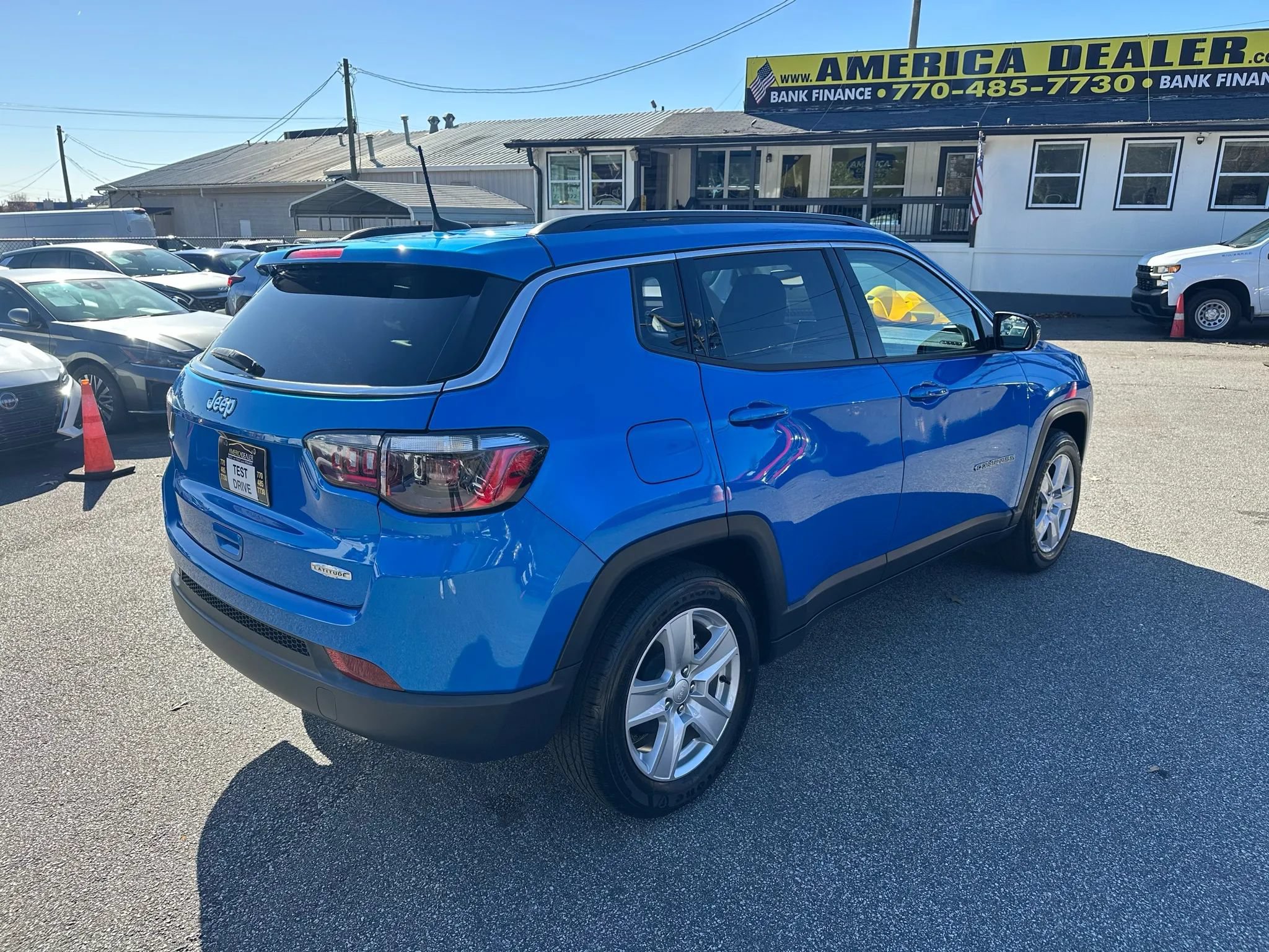 Used 2022 Jeep Compass Latitude FWD image 7
