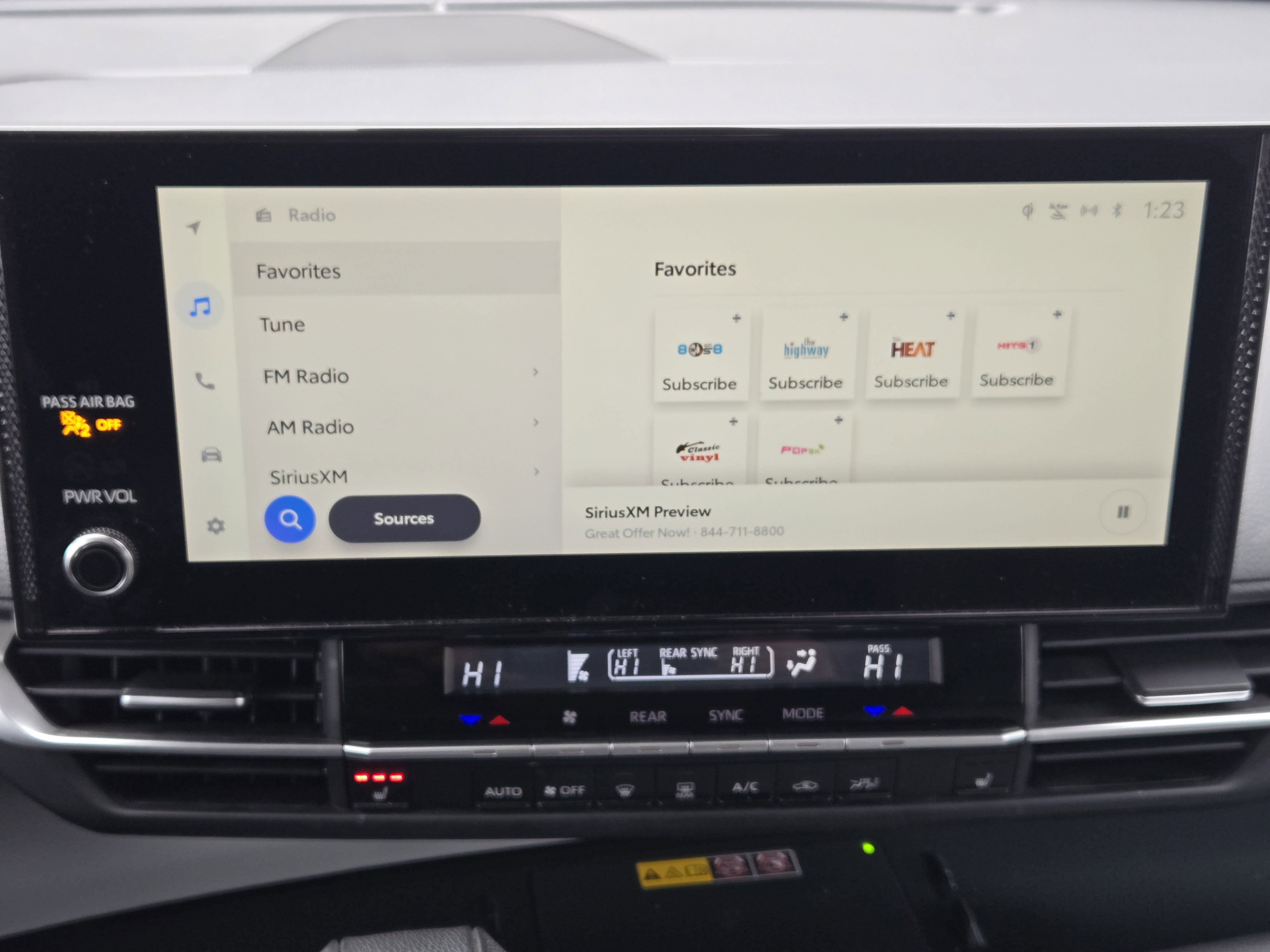 Used 2025 Toyota Sienna XLE image 20