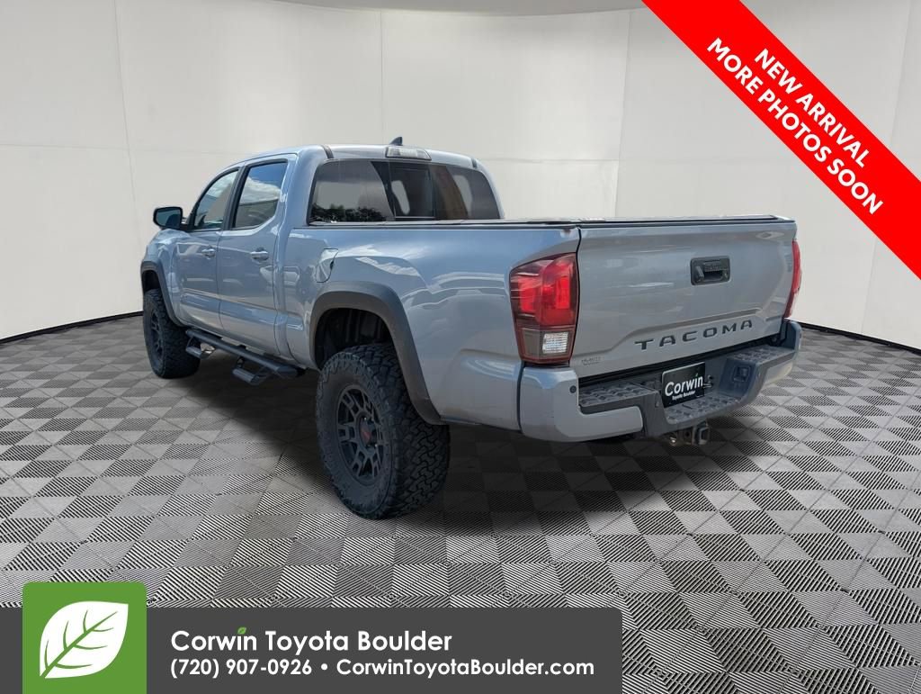 Used 2018 Toyota Tacoma TRD Off-Road w/ Technology Package AWD/4WD image 5