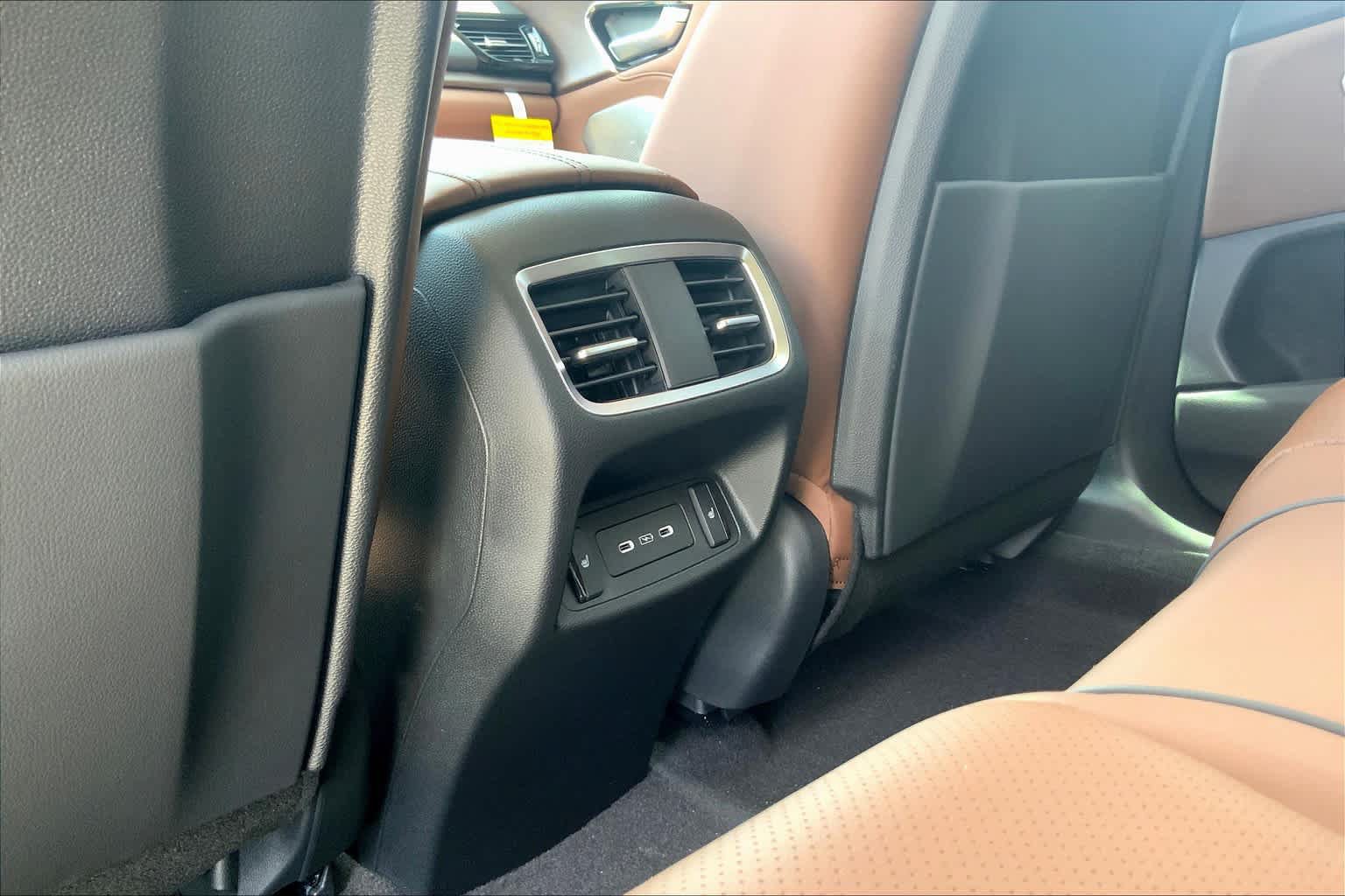Used 2025 Acura RDX SH-AWD w/ Advance Package image 18