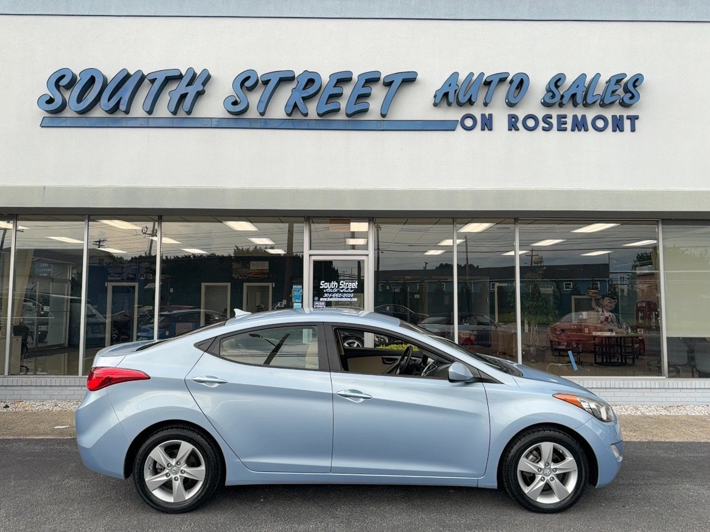 Used 2012 Hyundai Elantra GLS w/ Preferred Pkg 3 FWD image 1