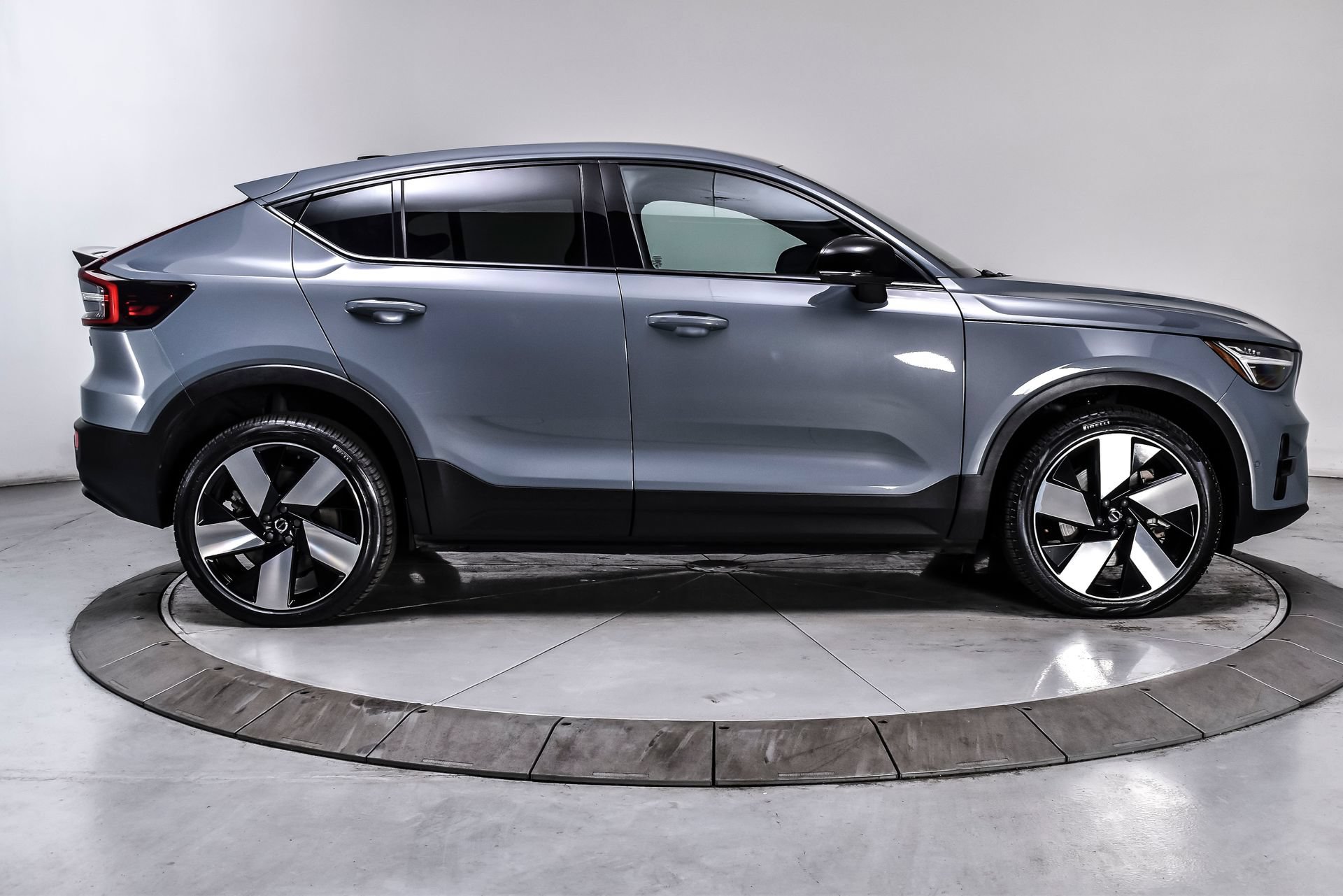 Used 2023 Volvo C40 P8 Recharge Ultimate AWD/4WD image 7