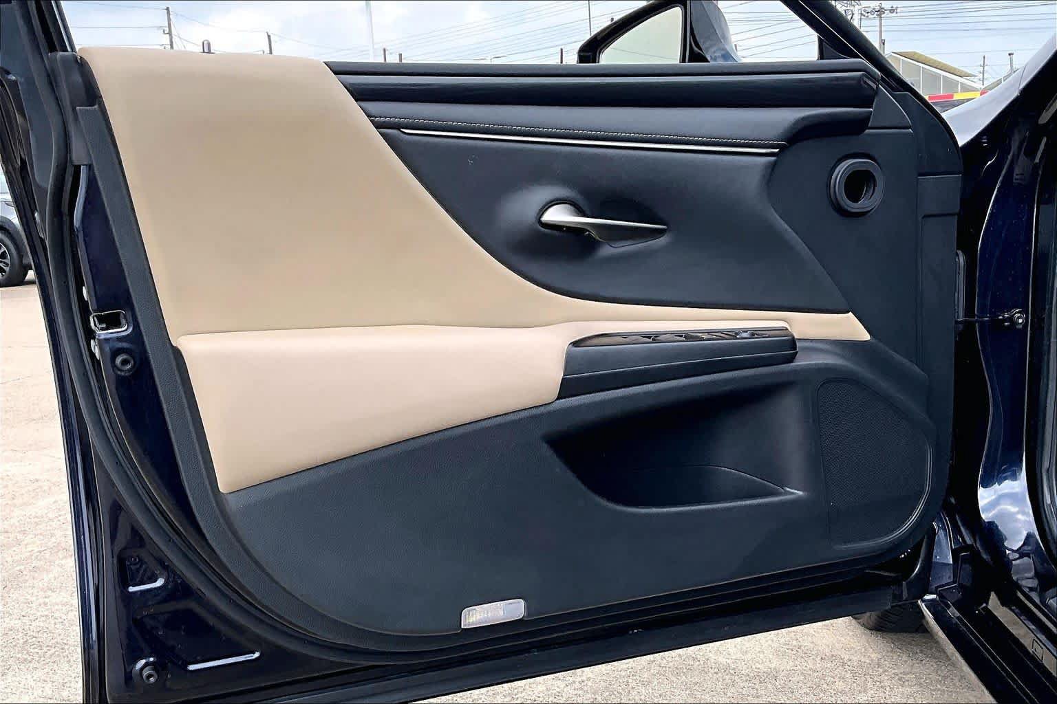 Used 2019 Lexus ES 350 w/ Accessory Package 2 FWD image 38