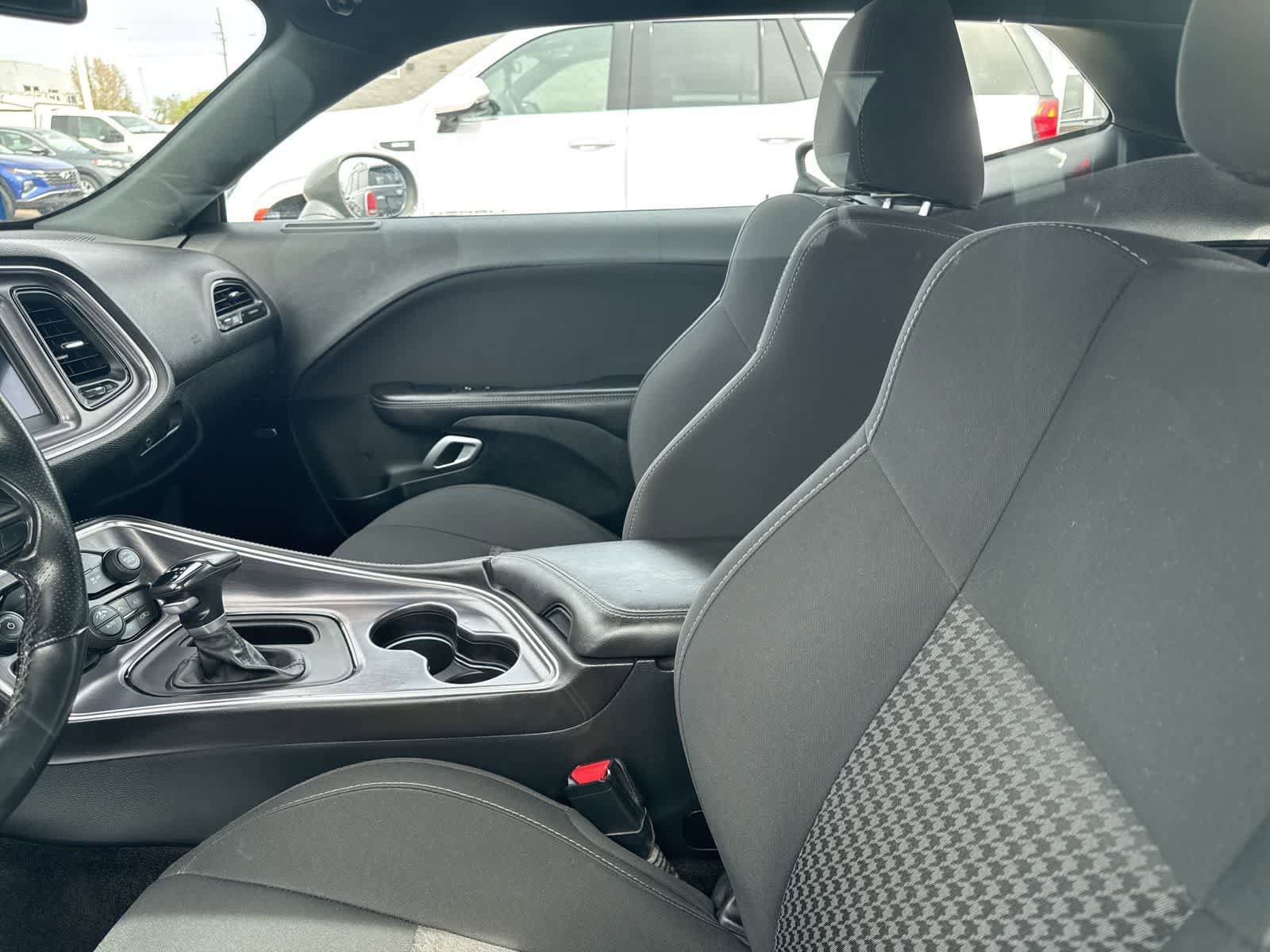 Used 2018 Dodge Challenger R/T RWD image 31