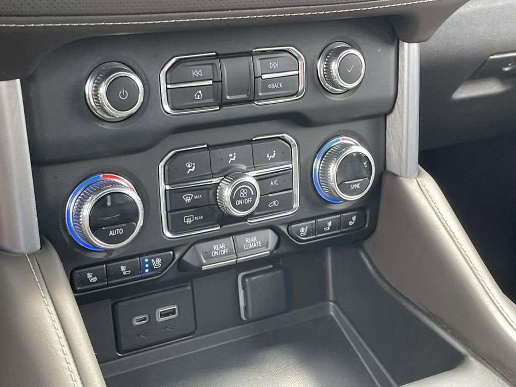 Used 2023 GMC Yukon SLT w/ SLT Luxury Package image 27