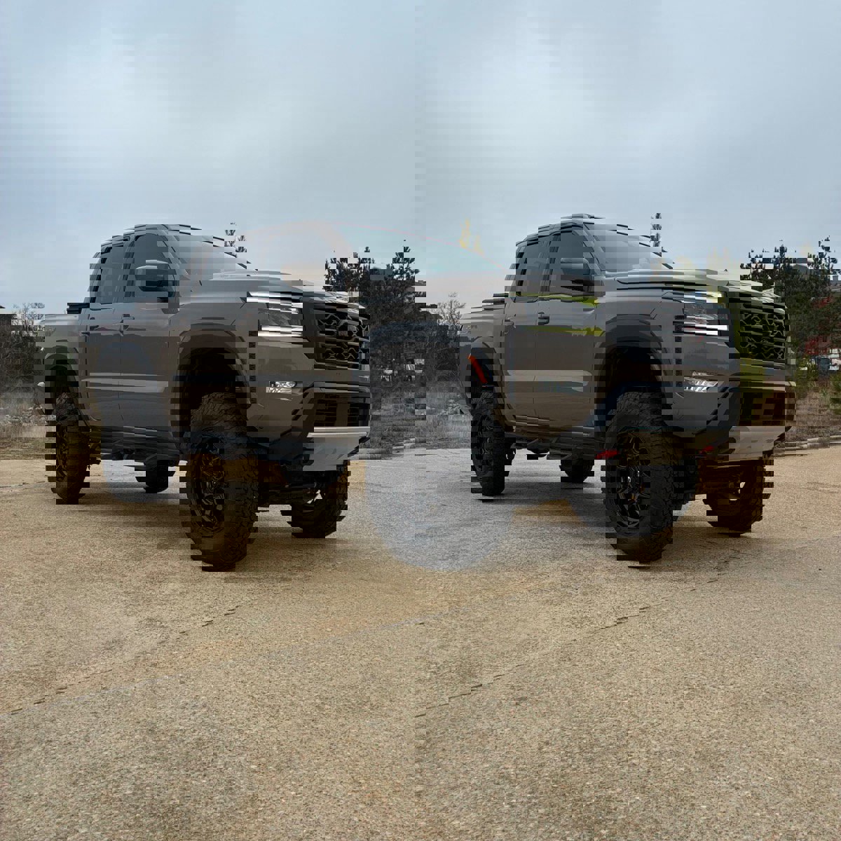 Used 2022 Nissan Frontier PRO-4X w/ Off-Road Protection Package image 3