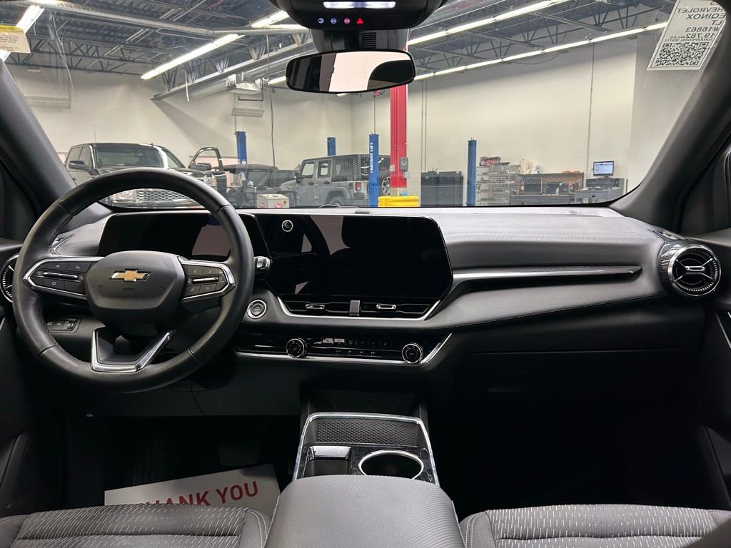 Used 2025 Chevrolet Equinox LT AWD/4WD image 19