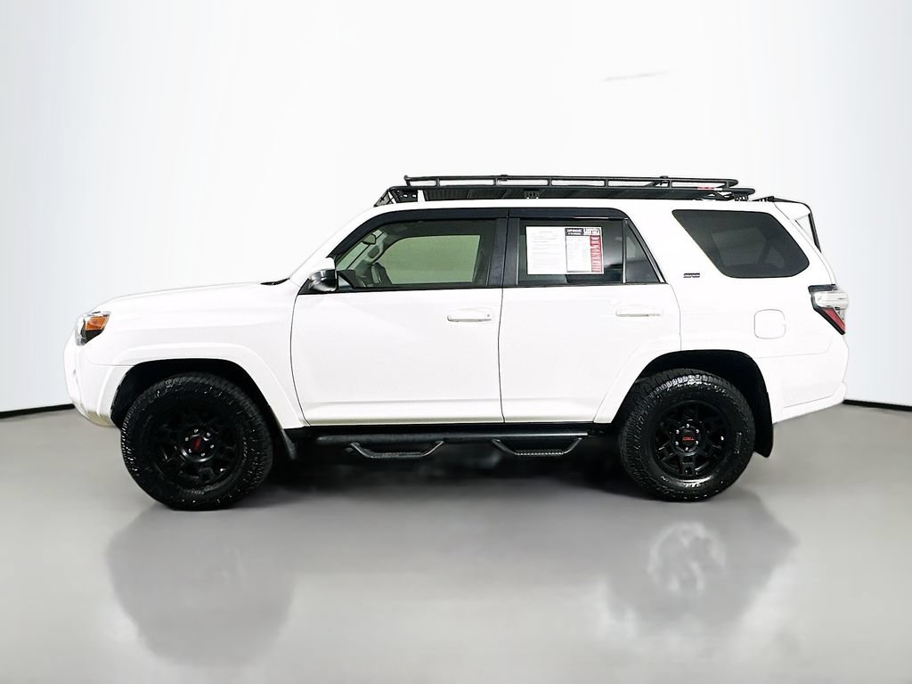 Used 2020 Toyota 4Runner SR5 AWD/4WD image 5