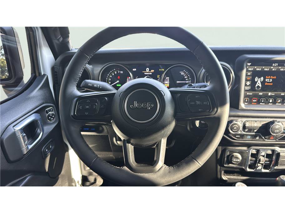 Used 2023 Jeep Wrangler Unlimited w/ Sun & Screen Package AWD/4WD image 19