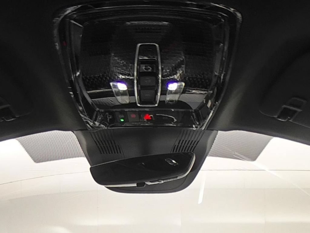 New 2026 Cadillac Vistiq Premium Luxury w/ LPO, Floor Liner Package AWD/4WD image 17