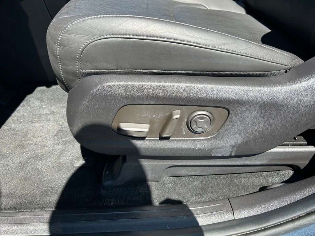 Certified 2025 Kia Carnival SX image 22