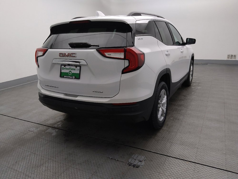 Used 2023 GMC Terrain SLE w/ Driver Convenience Package image 7