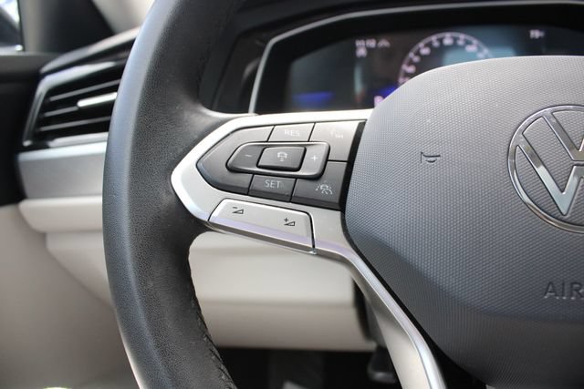 Used 2024 Volkswagen Jetta SE w/ Panoramic Sunroof Package FWD image 12