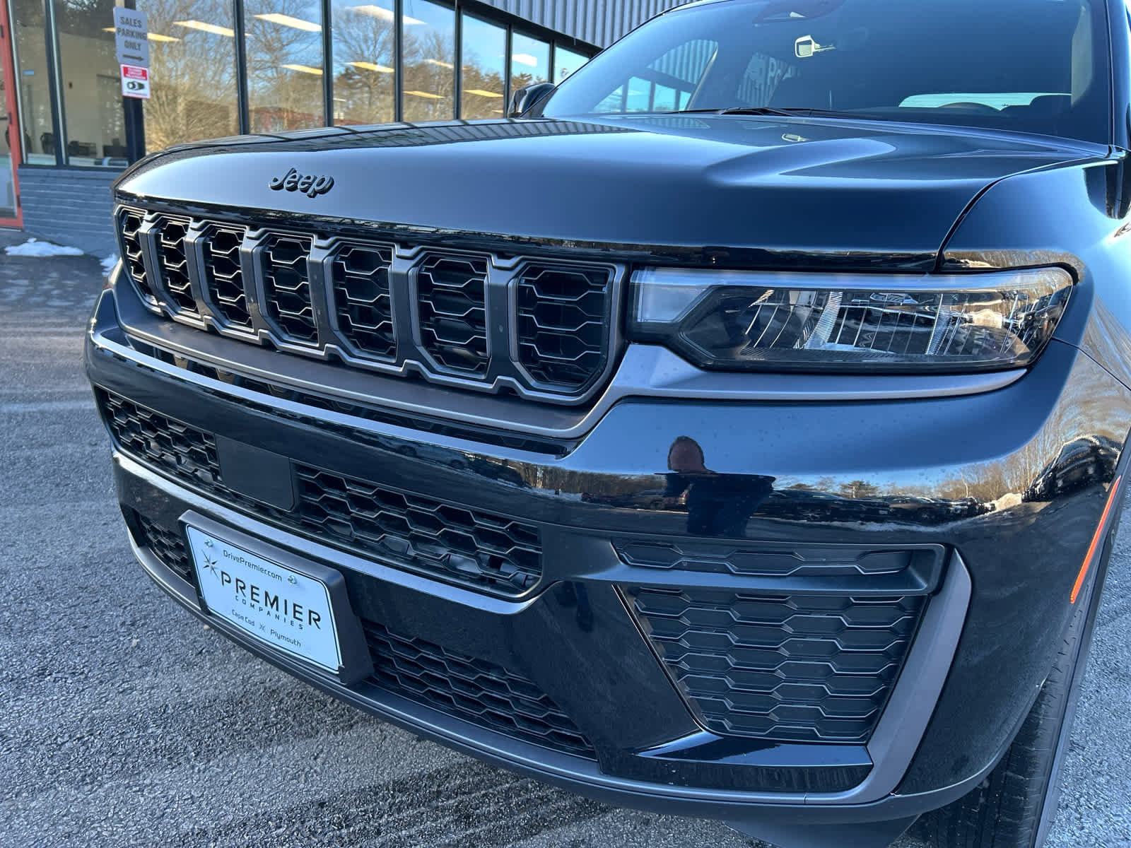 New 2026 Jeep Grand Cherokee Altitude AWD/4WD image 9