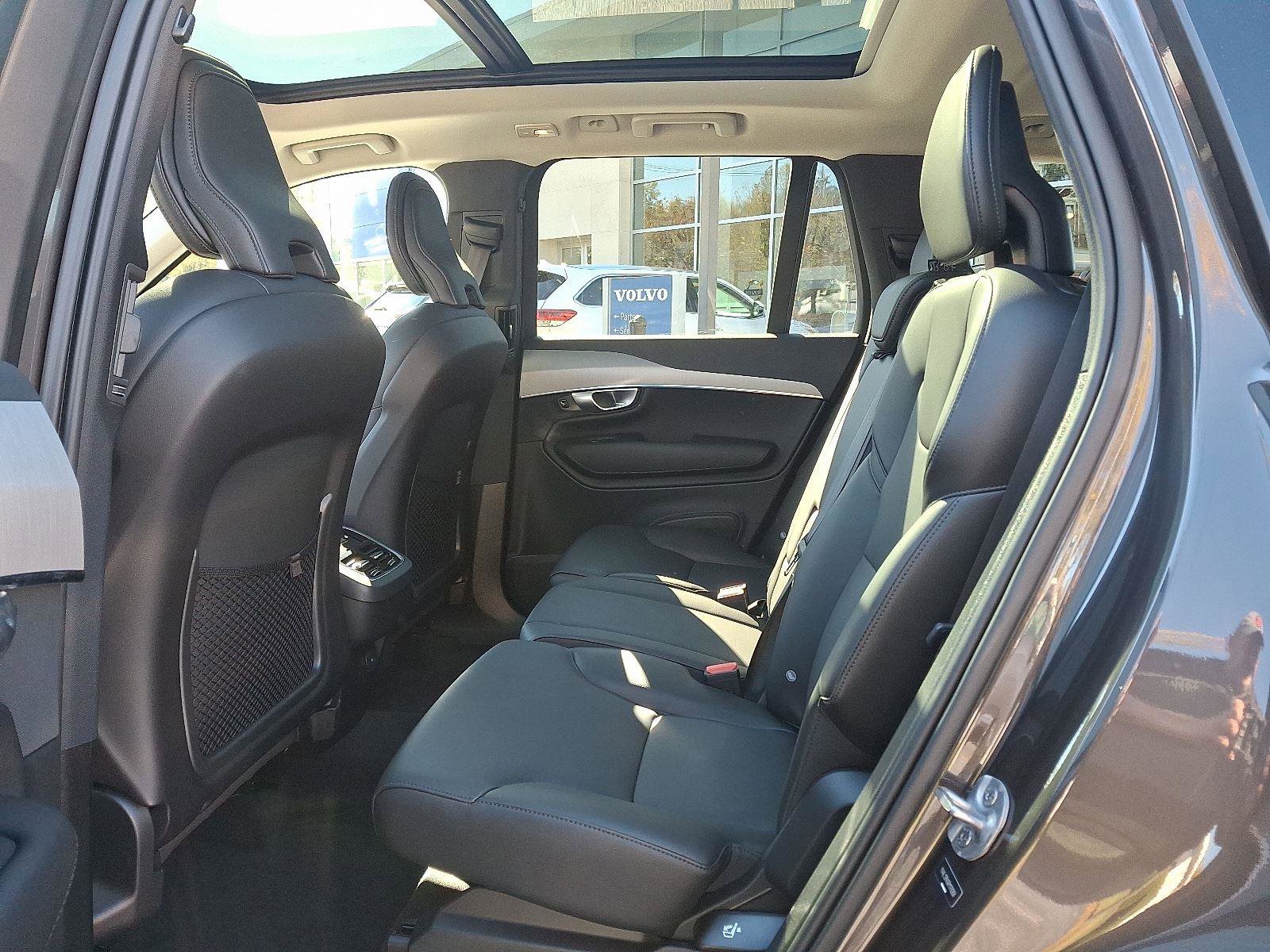 Certified 2024 Volvo XC90 B5 Core w/ Protection Package Premier image 10