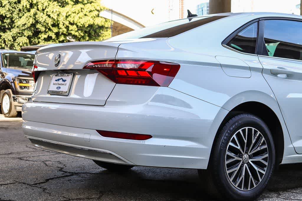 Used 2021 Volkswagen Jetta R-Line image 9