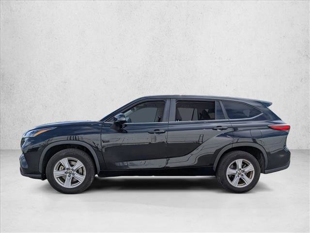 Used 2023 Toyota Highlander L image 3