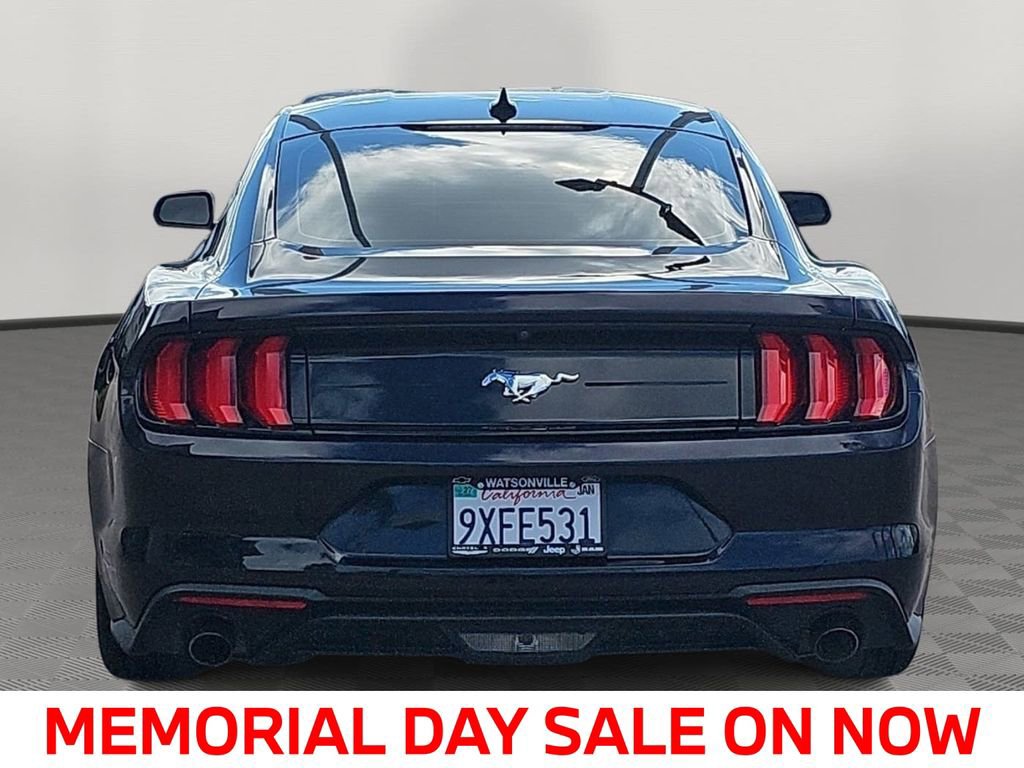 Used 2022 Ford Mustang Coupe RWD image 4