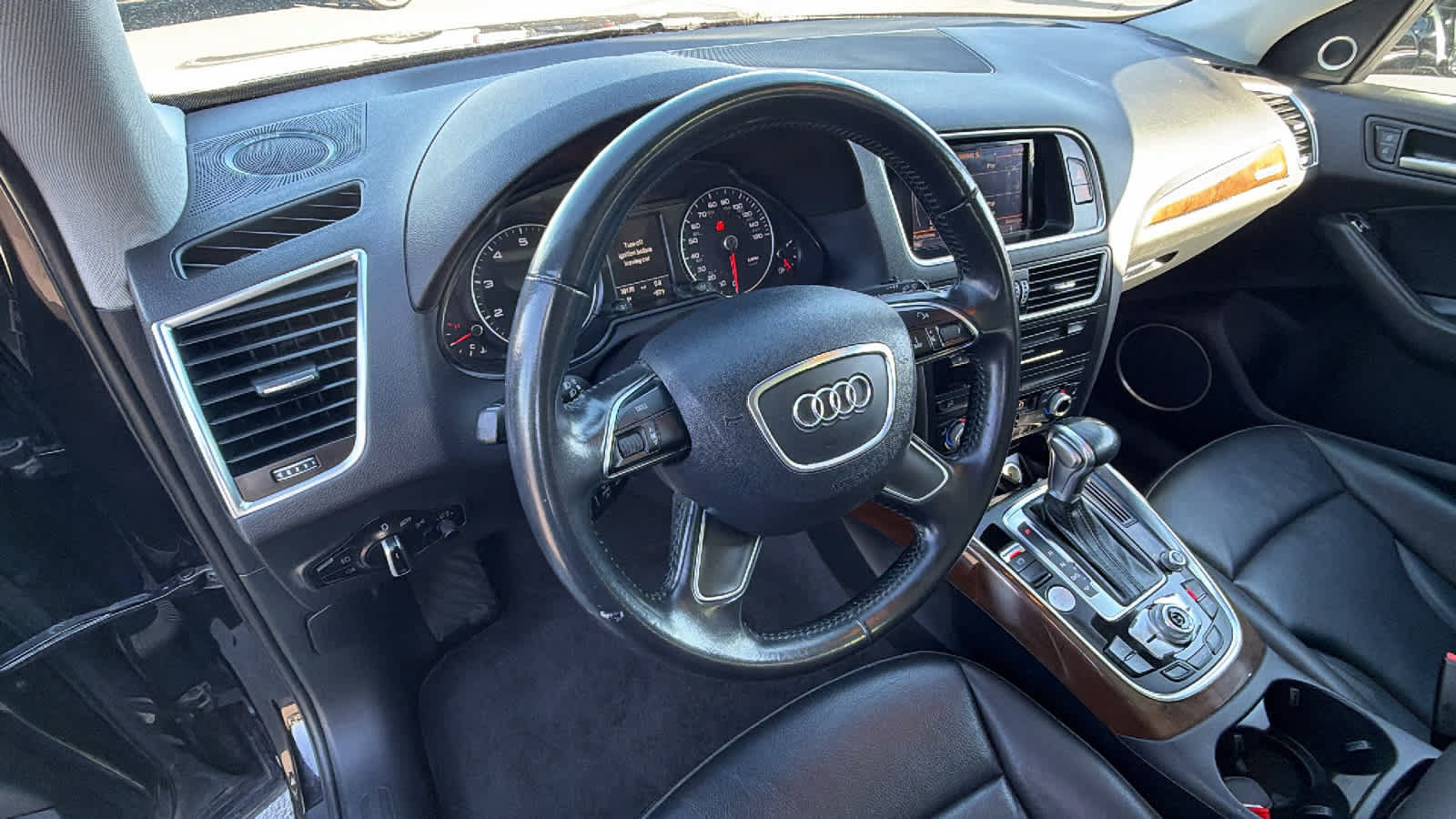 Used 2017 Audi Q5 2.0T Premium Plus w/ Technology Package AWD/4WD image 10