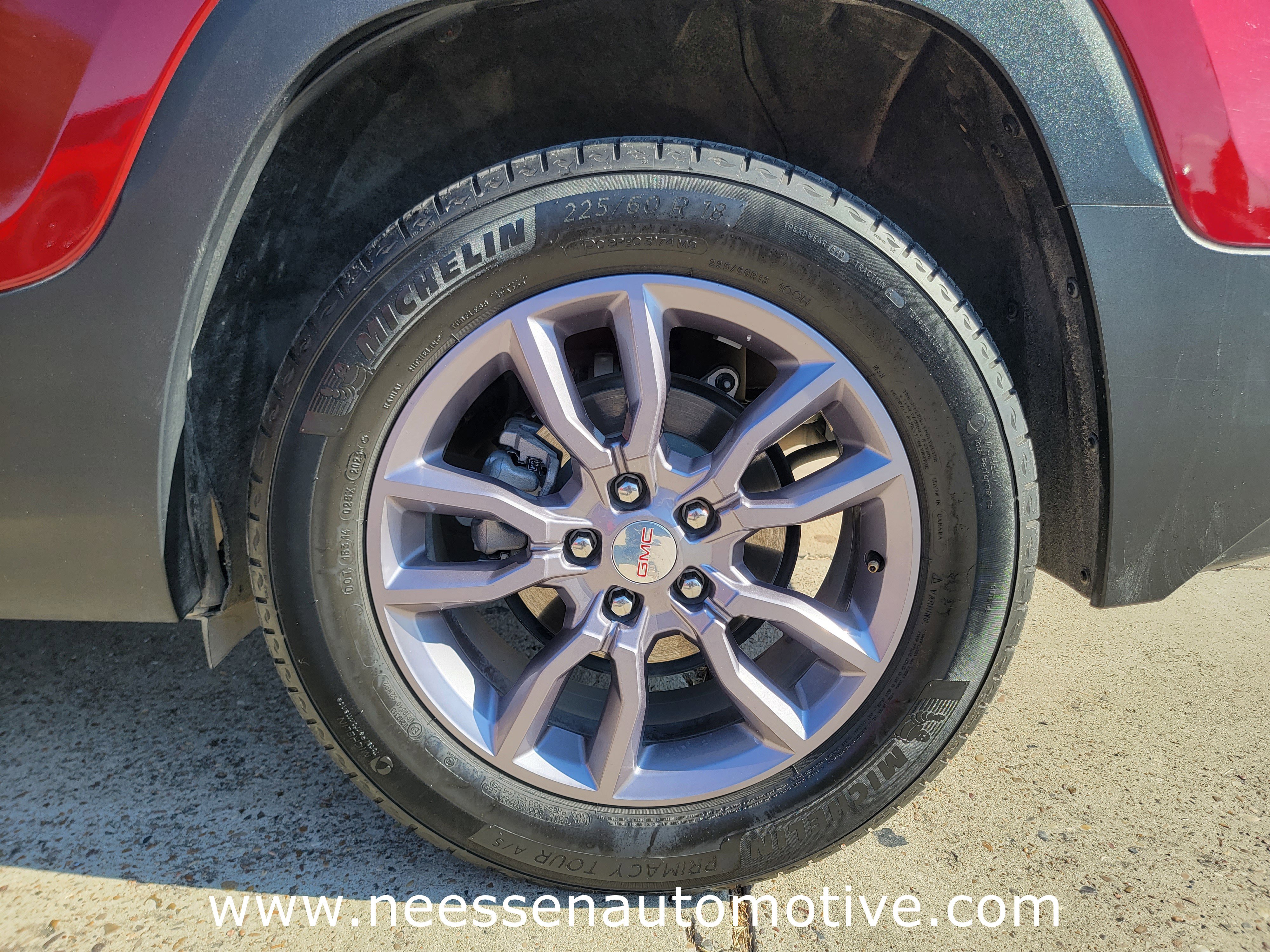 Used 2024 GMC Terrain SLT w/ Infotainment Package II image 32