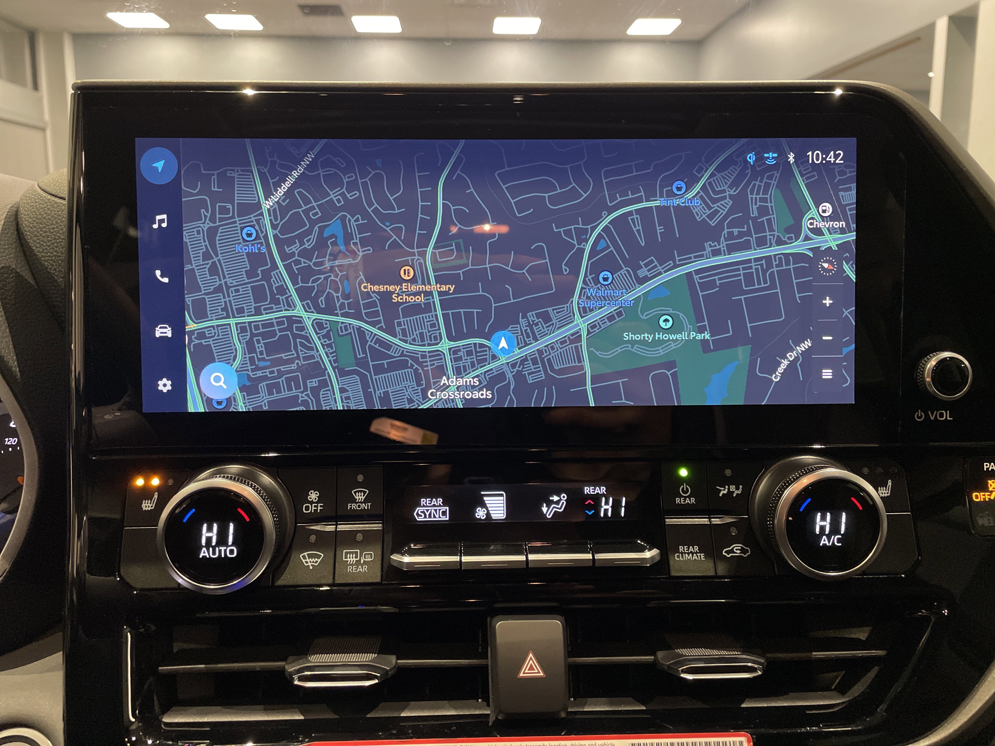 Used 2025 Toyota Highlander XLE image 26