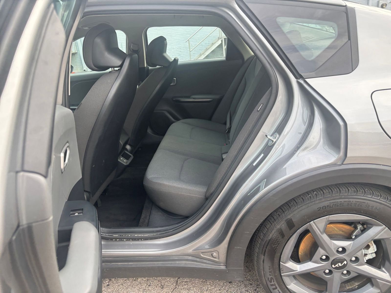 Used 2025 Kia K4 FWD image 24
