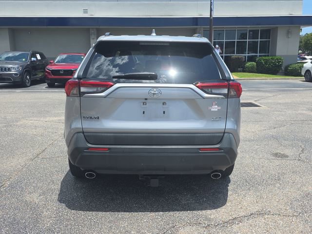 Used 2019 Toyota RAV4 XLE FWD image 5