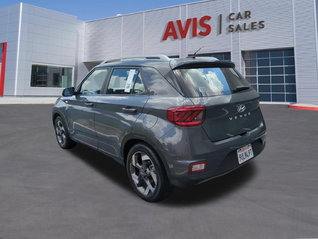 Used 2025 Hyundai Venue SEL FWD image 9