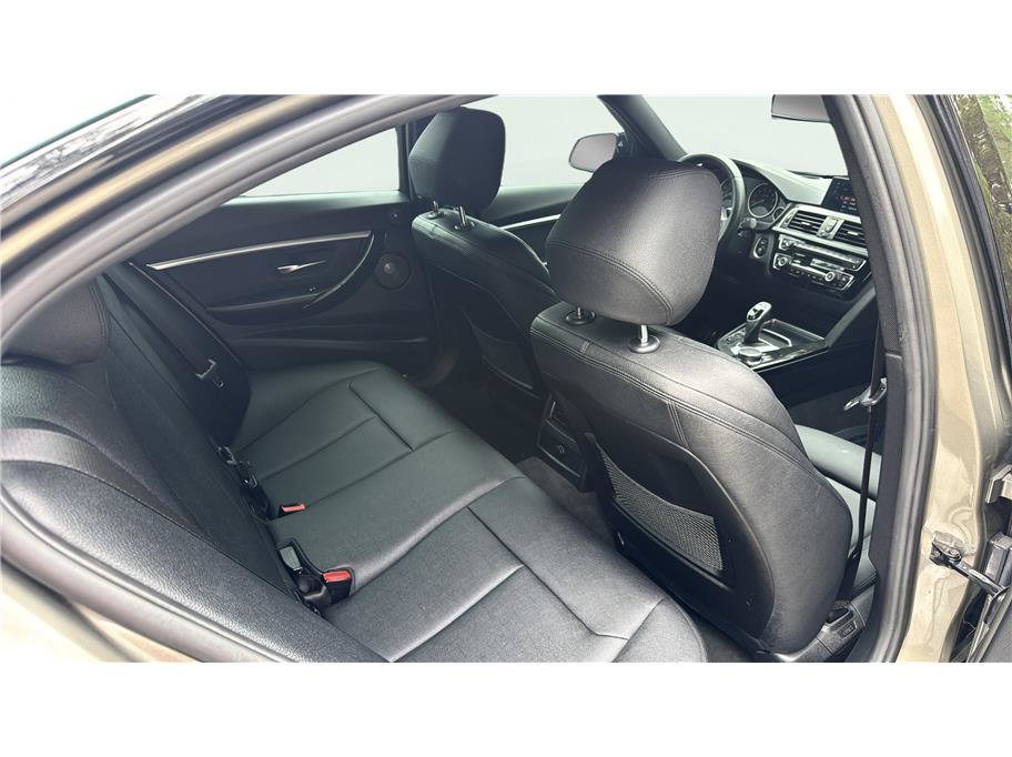 Used 2018 BMW 340i Sedan RWD image 17