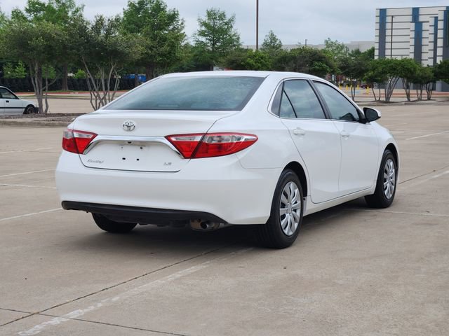 Used 2016 Toyota Camry LE image 6