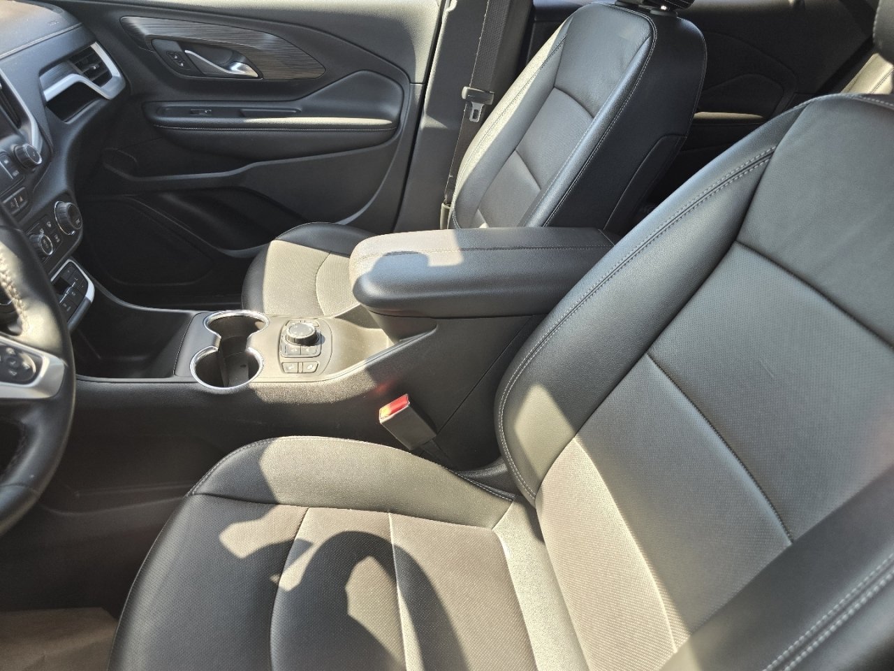 Used 2023 GMC Terrain SLT AWD/4WD image 22