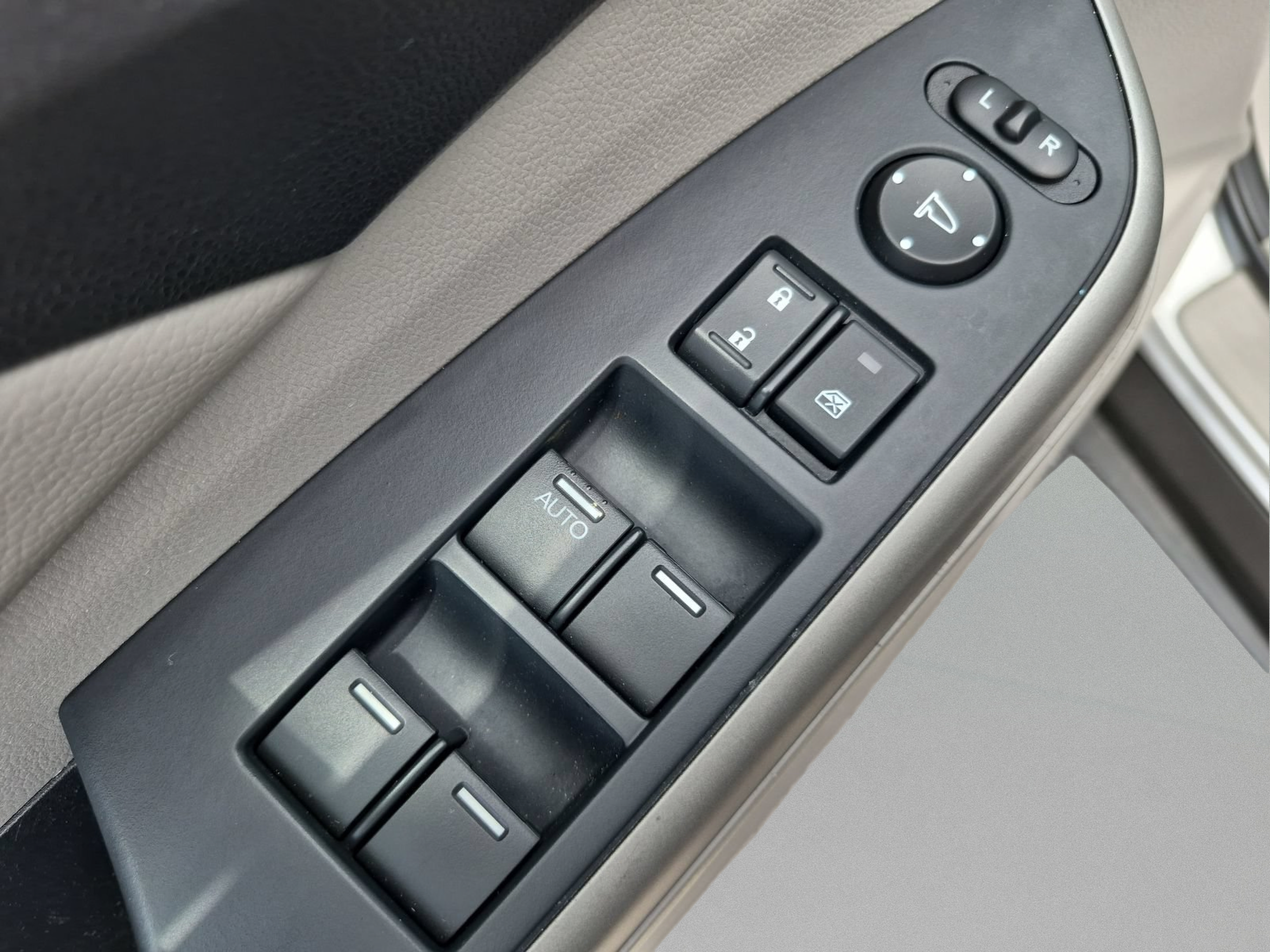 Used 2013 Honda CR-V EX-L image 16