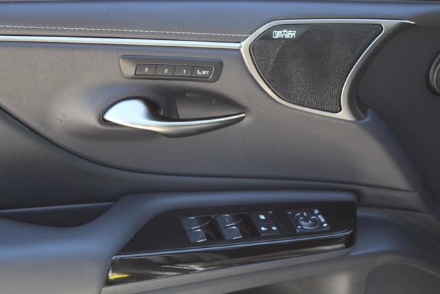 Used 2024 Lexus ES 300h w/ Accessory Package (Z1) FWD image 13