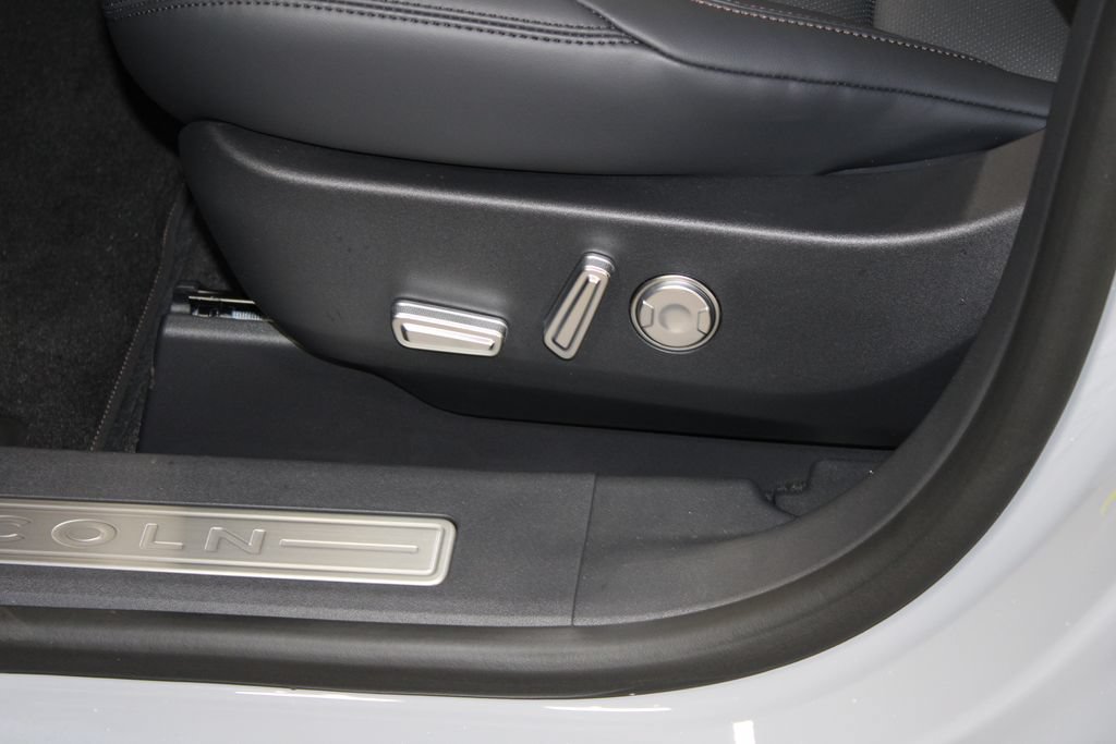 New 2026 Lincoln Nautilus Premier w/ Equipment Group 102A AWD/4WD image 20