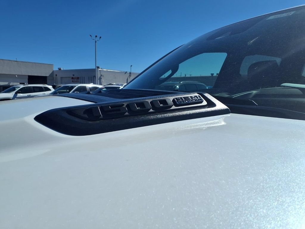 Used 2024 RAM 1500 Limited AWD/4WD image 10