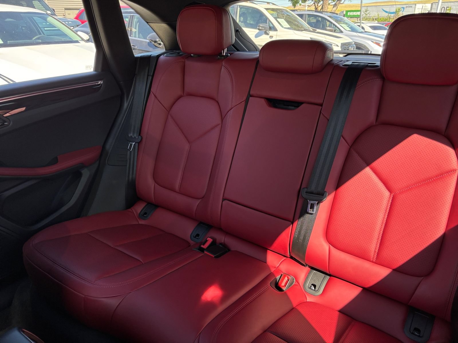 Used 2026 Porsche Macan AWD/4WD image 16
