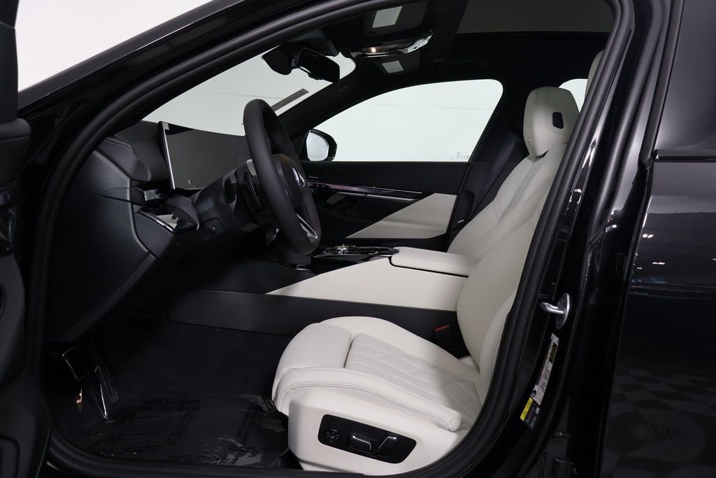 New 2026 BMW i5 eDrive40 w/ Executive Package image 5