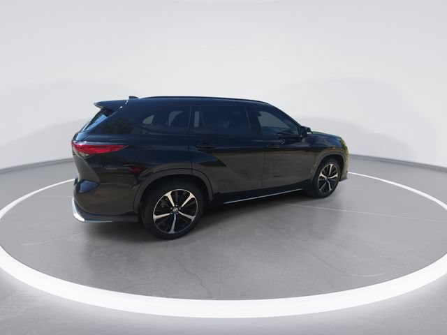 Used 2021 Toyota Highlander XSE FWD image 8