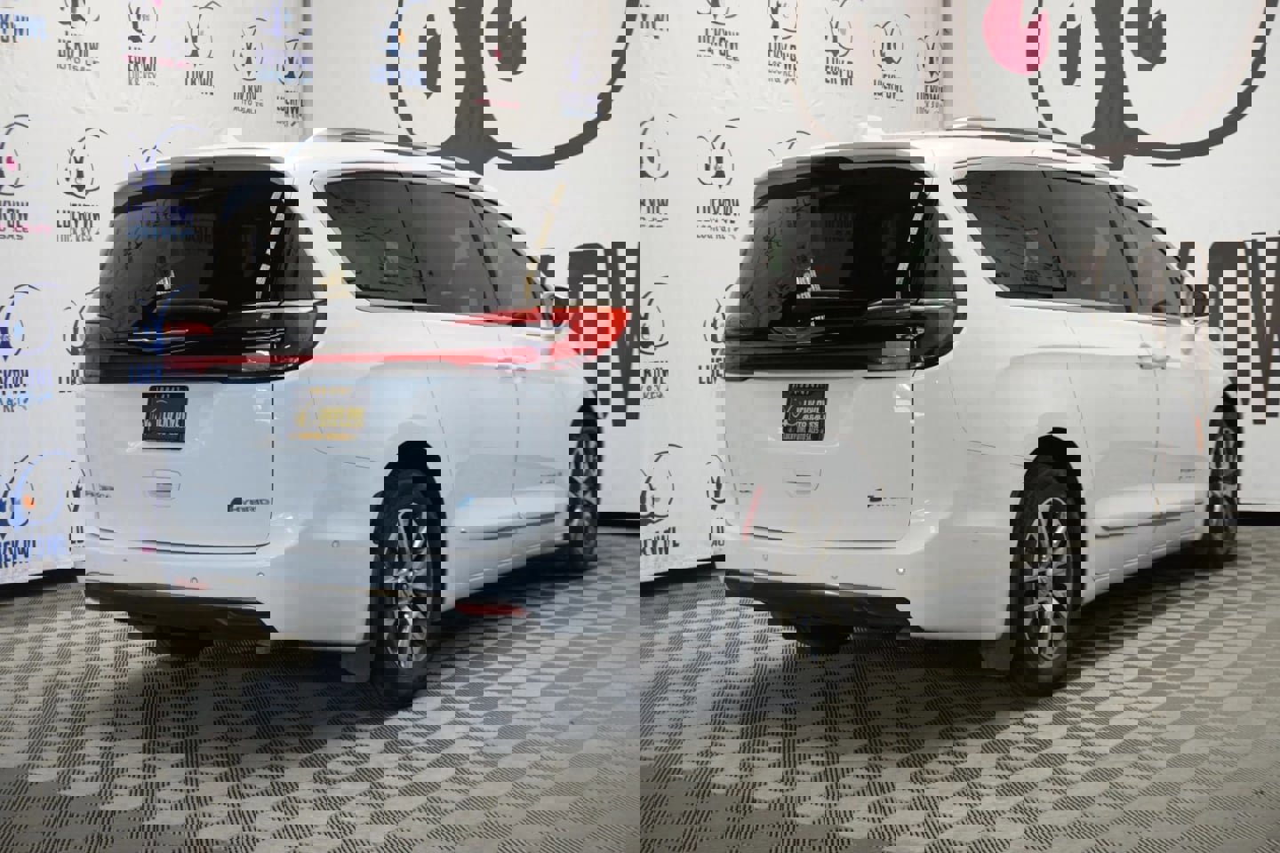 Used 2022 Chrysler Pacifica Pinnacle image 5