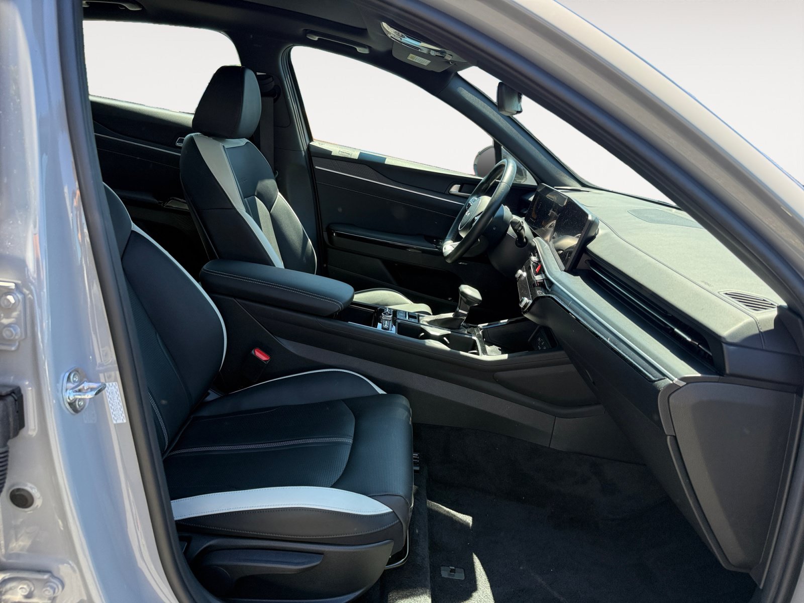 Used 2025 Kia K5 GT-Line w/ GT-Line Premium Package FWD image 19