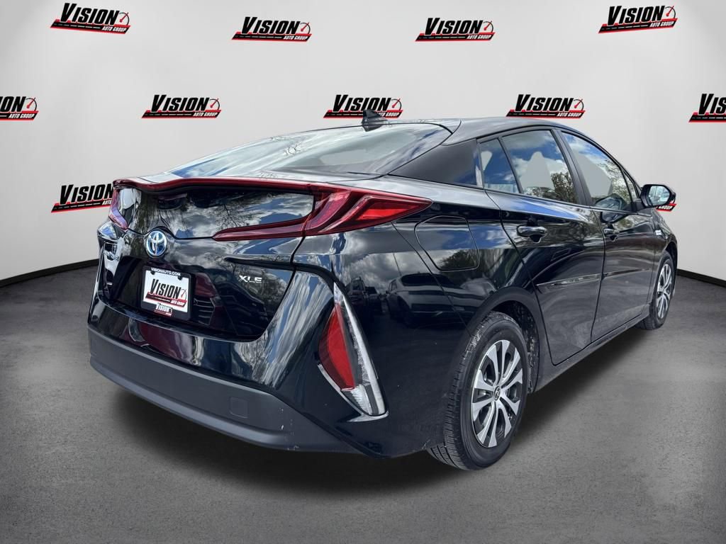 Used 2022 Toyota Prius Prime XLE FWD image 5