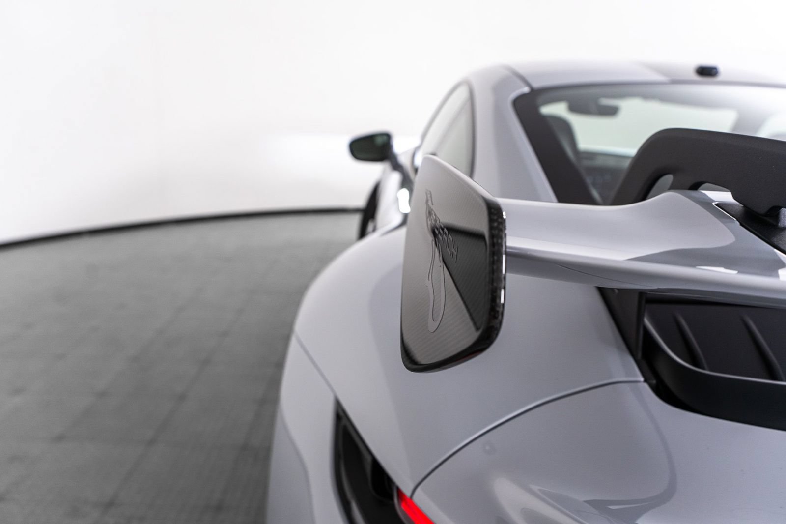 Used 2025 Porsche 911 GT3 RWD image 51