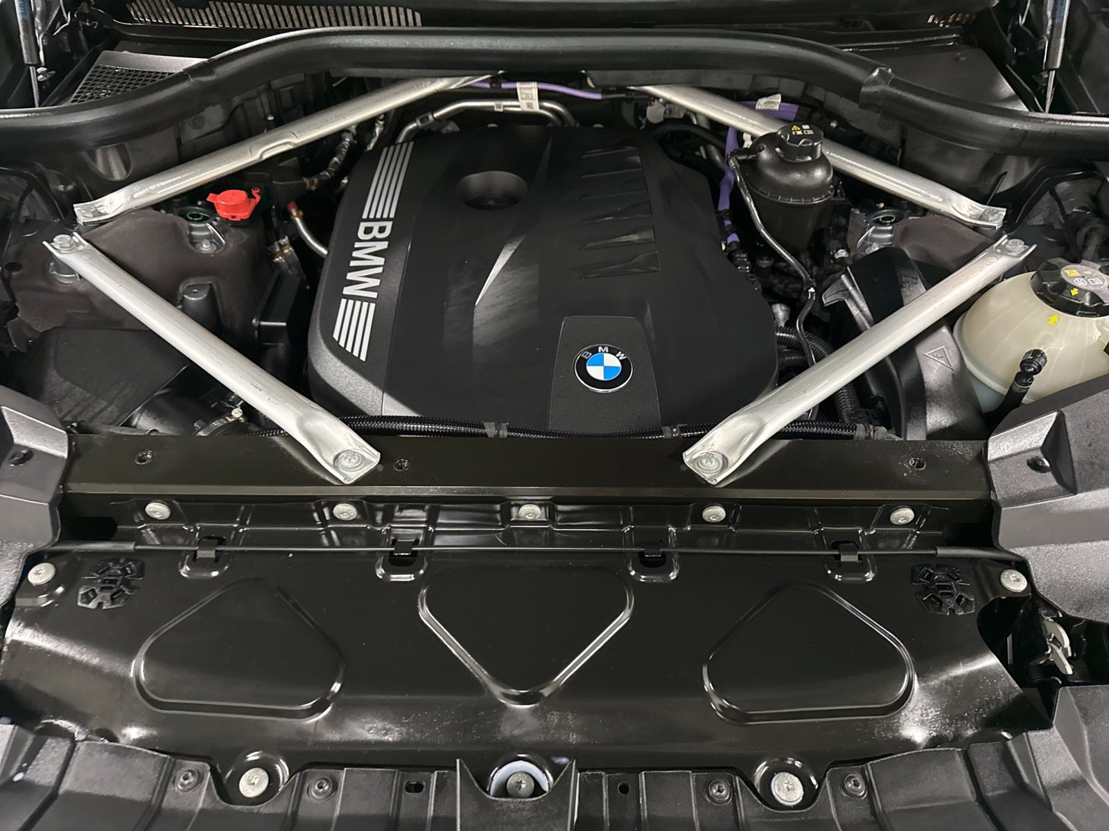 Used 2025 BMW X7 xDrive40i w/ Premium Package image 11