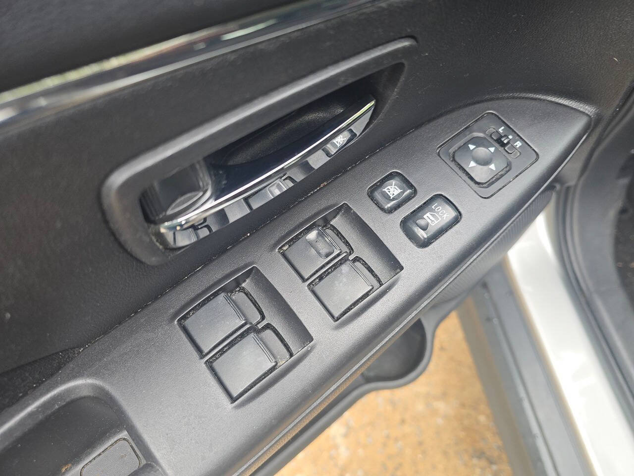 Used 2014 Mitsubishi Outlander Sport SE FWD image 7