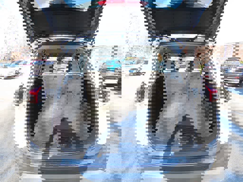 Used 2023 Nissan Rogue SV image 12