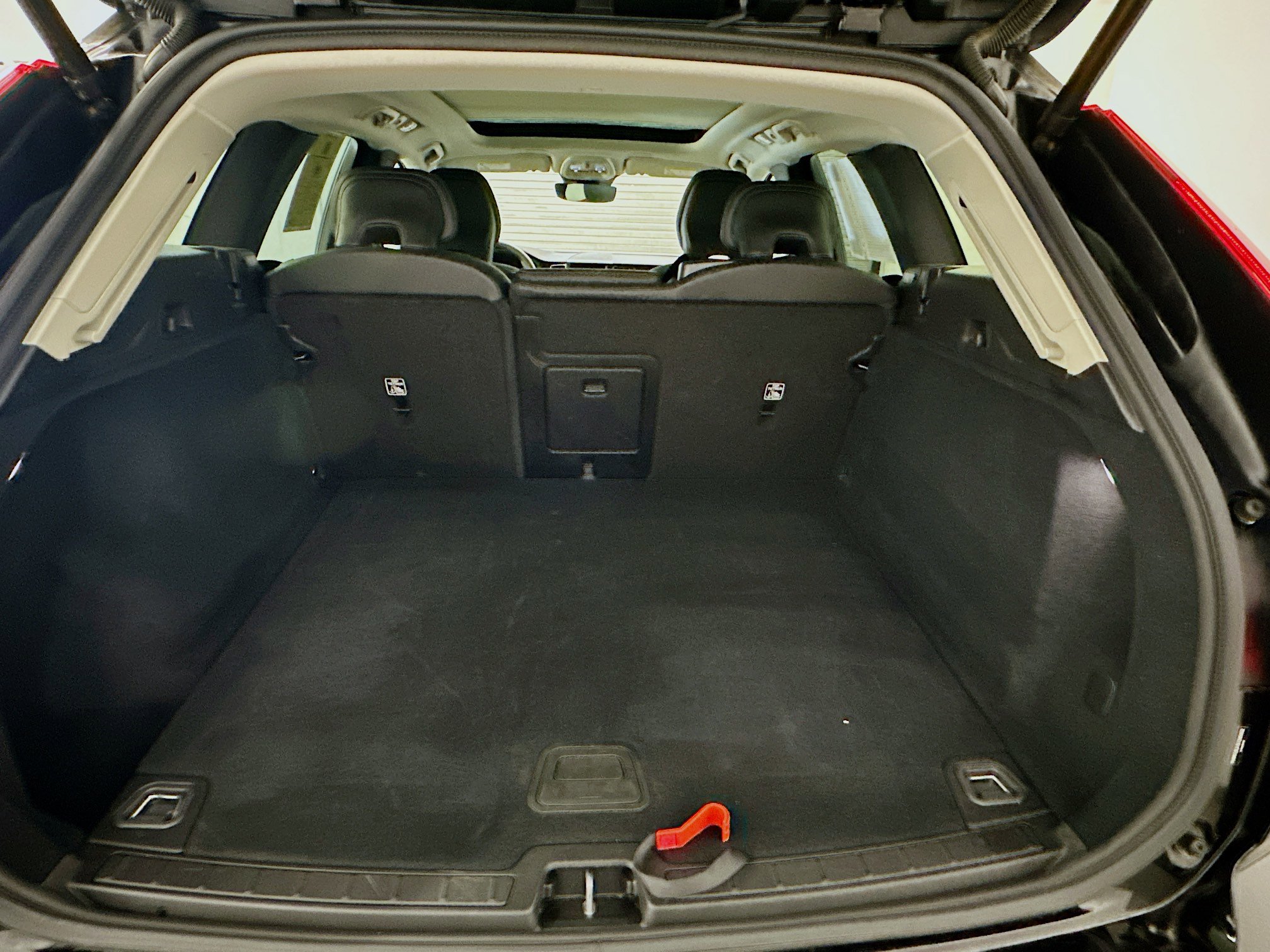 Used 2025 Volvo XC60 B5 Core image 31