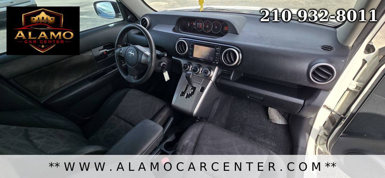 Used 2014 Scion xB FWD image 15