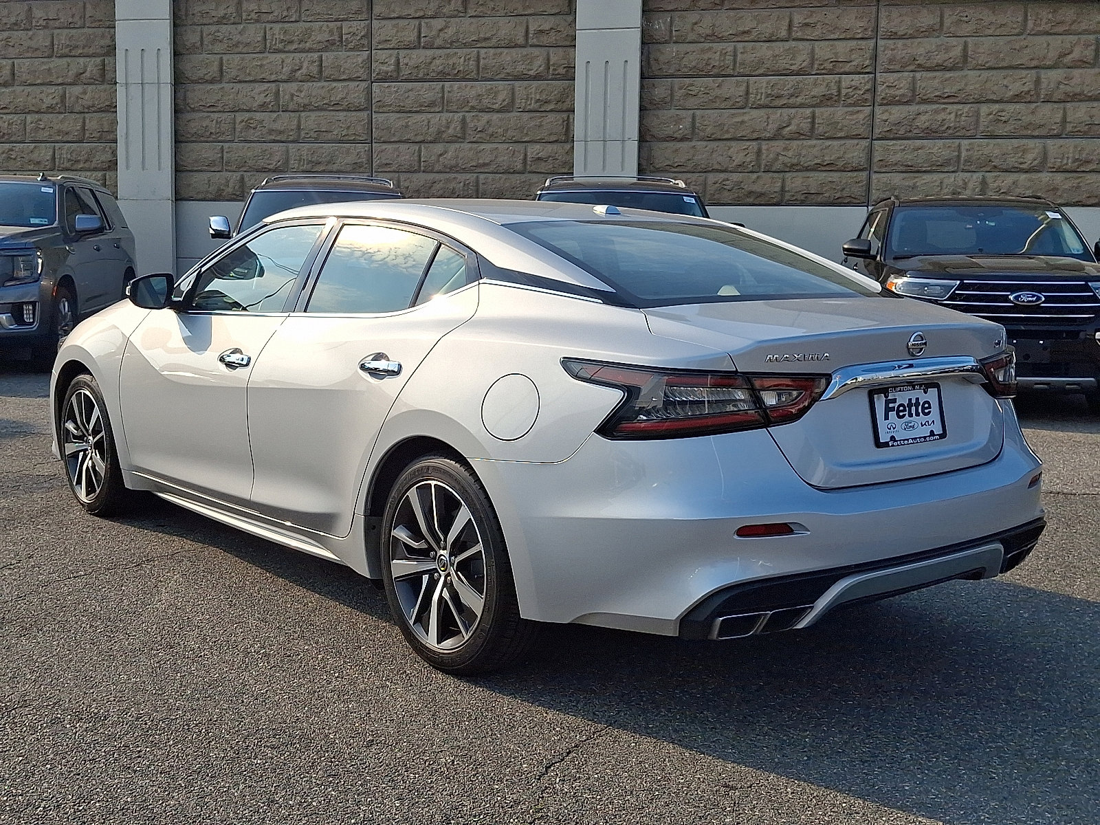 Used 2019 Nissan Maxima 3.5 SV w/ Floor Mat Group FWD image 6