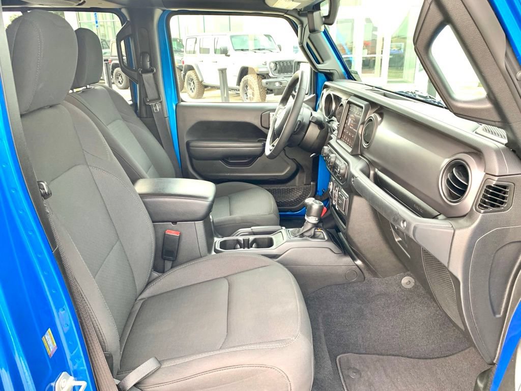 Used 2023 Jeep Gladiator Sport AWD/4WD image 28