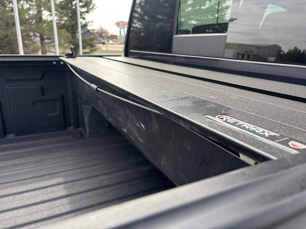 Used 2024 GMC Sierra 3500 Denali w/ Technology Package image 16